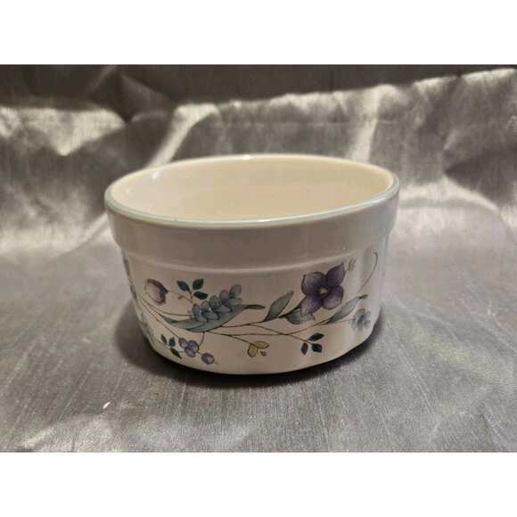 Pfaltzgraff April Spring Flowers Round Casserole Baking Dish 4.75" d x 2.75" t - Picture 1 of 7